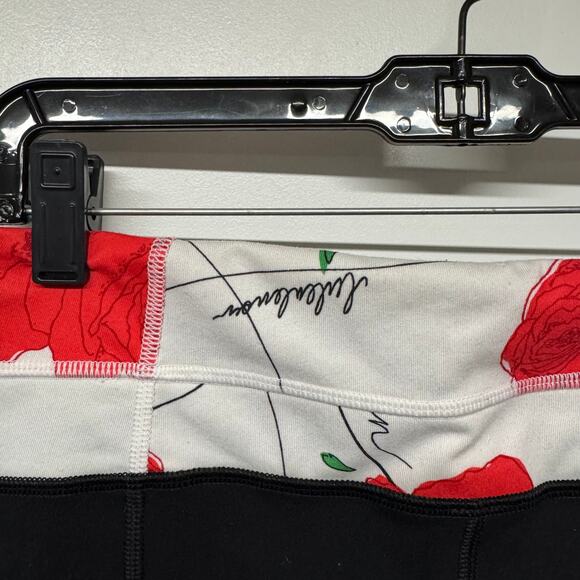 Lululemon Womens Yoga Crop Flare Pant Black Red Rose Size 6/8 Medium Groove - Picture 4 of 9